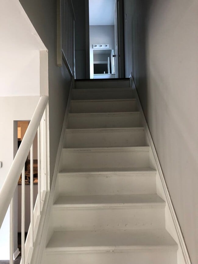 Building Photo - 5 BD/2.5 BA home, NEW RENOVATION!