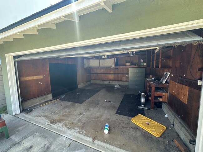Building Photo - Home in North Kentwood Neighborhood of Wes...