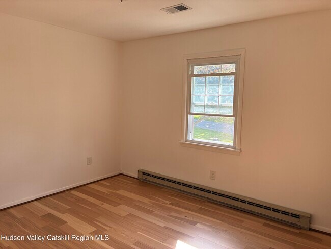 Building Photo - 50 Pleasant View Dr