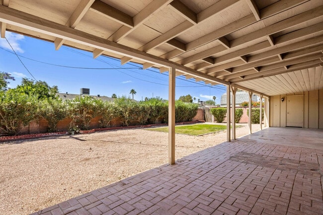 Building Photo - 8323 E Montecito Ave