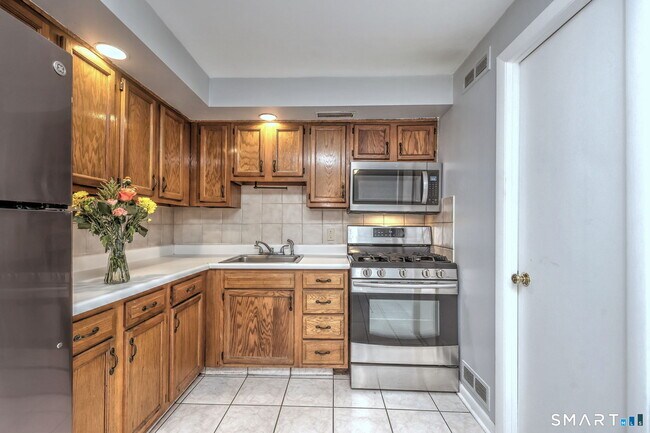 Building Photo - 1 Cora St