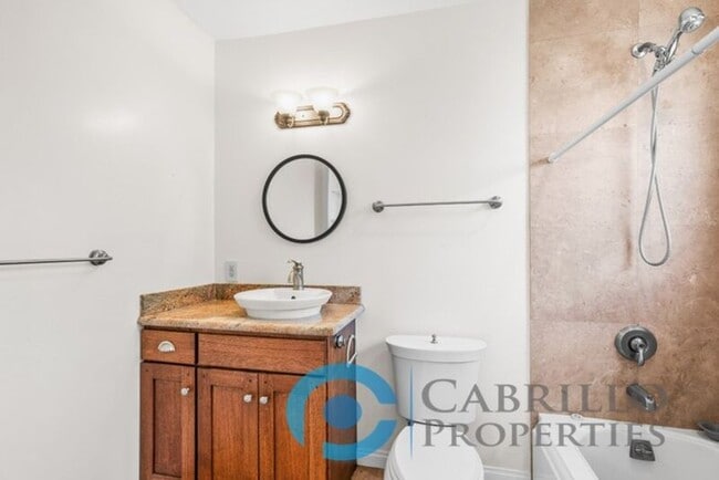 Building Photo - 7940 La Jolla Shores Dr