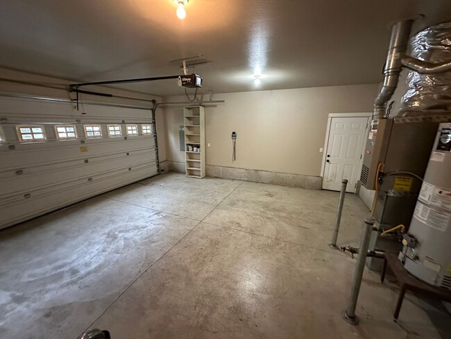 Building Photo - 3 Bedroom 2 Bath Home In NE Albany On a De...