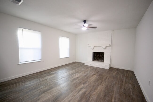 Building Photo - 5819 Flax Bourton St