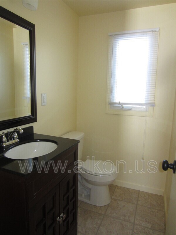 Building Photo - 621 Brierly Ln