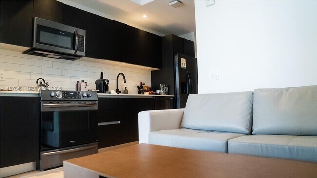 Building Photo - 398 NE 5th St