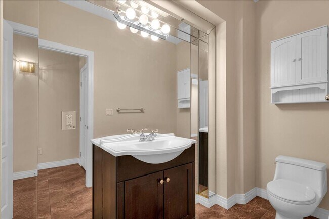 Building Photo - Beautiful Summerlin home in a gated community.