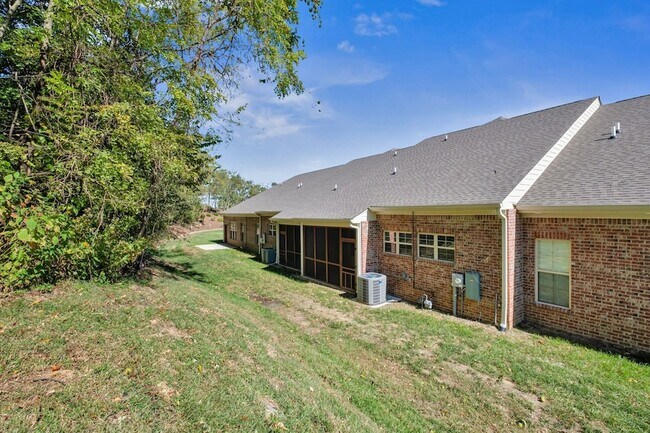 Building Photo - 118 Nickolas Cir