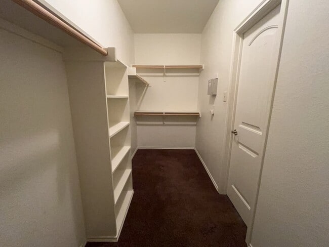 Building Photo - 257 Allerton Ln