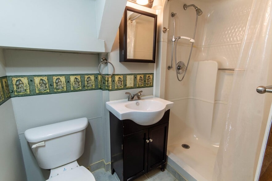 Building Photo - 393 N Colorado Ave