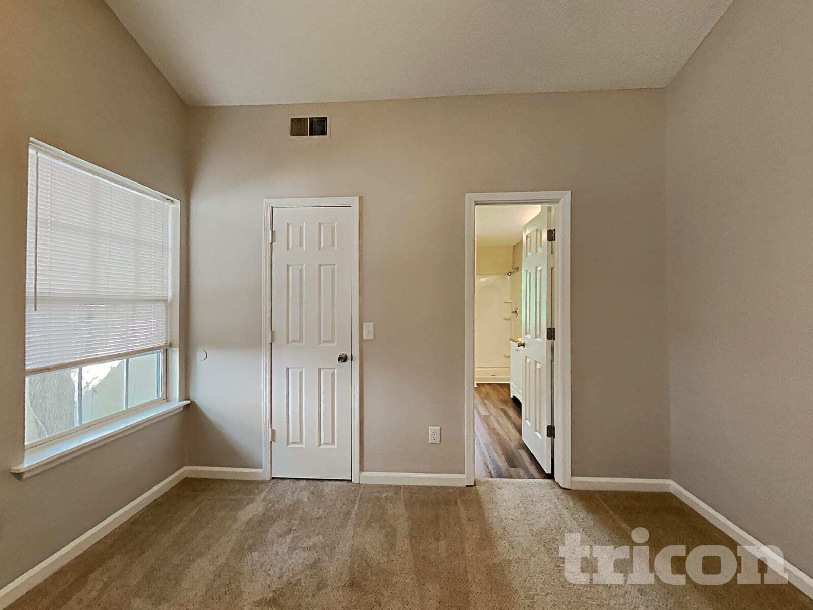 Building Photo - 111 Sweet Thorne Rd