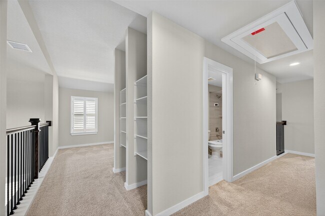 Building Photo - 910 Cold Snow Dr