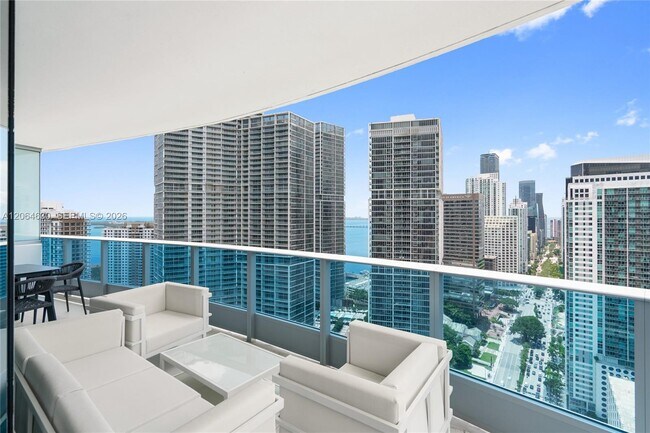 Building Photo - 200 Biscayne Blvd Way