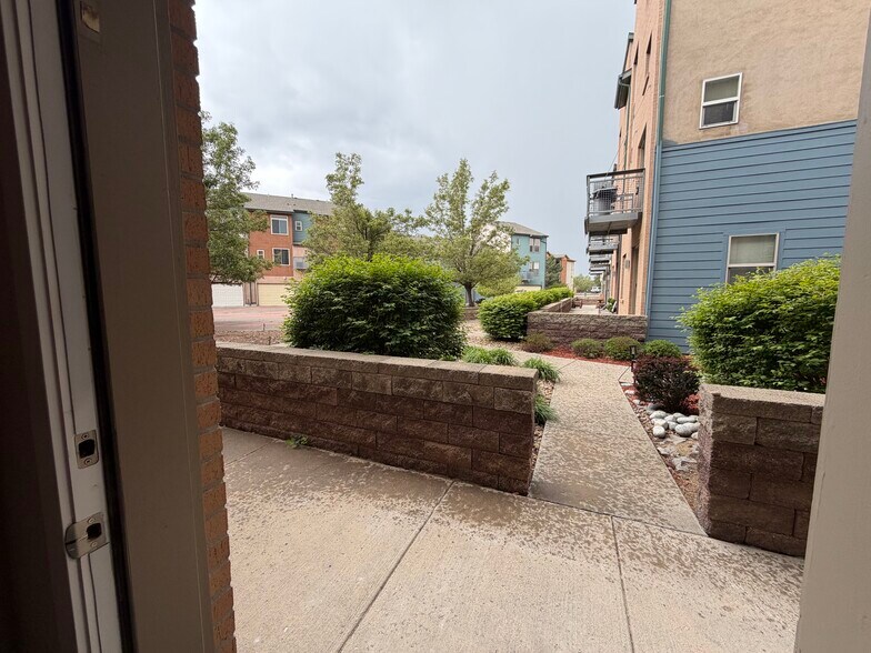 Building Photo - 2380 S Wheeling Cir