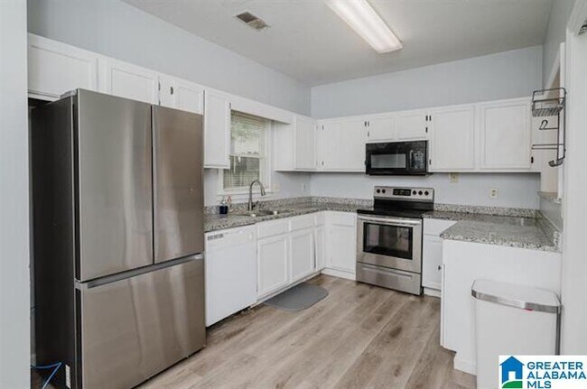 Building Photo - 218 Carl Nichols Dr