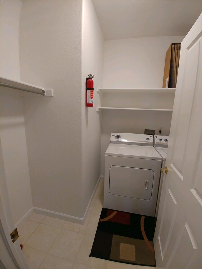 laundry W/D for use - 9390 W Chatfield Pl