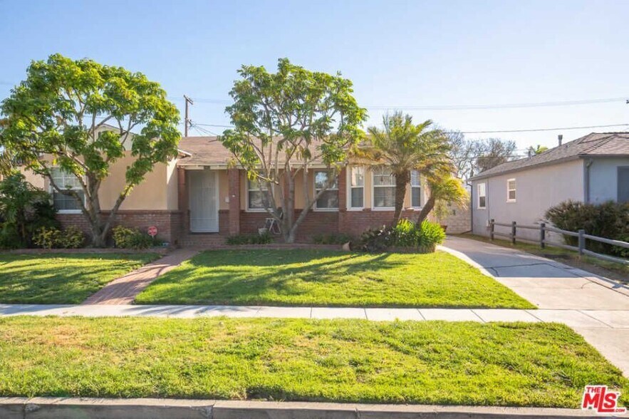 Primary Photo - 2452 Colby Ave
