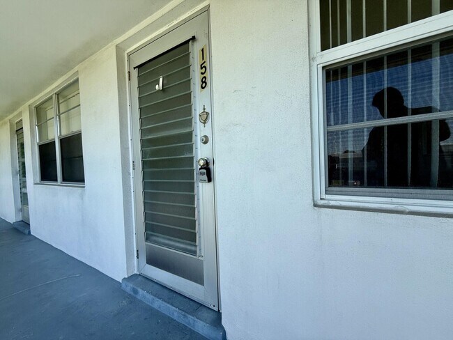 Building Photo - 158 Easthampton G