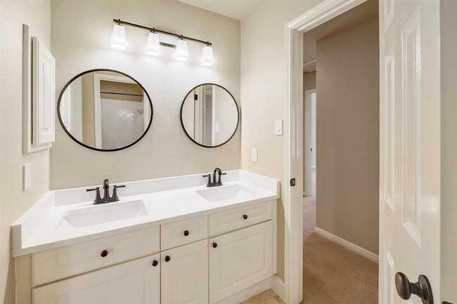 Building Photo - 8216 Fern Bluff Ave