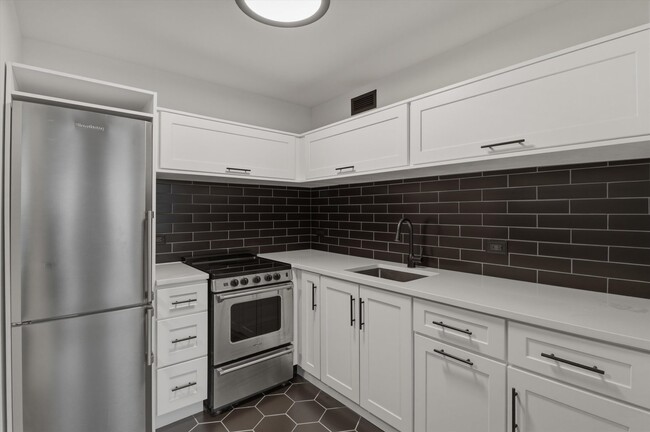 Building Photo - 1030 N State St