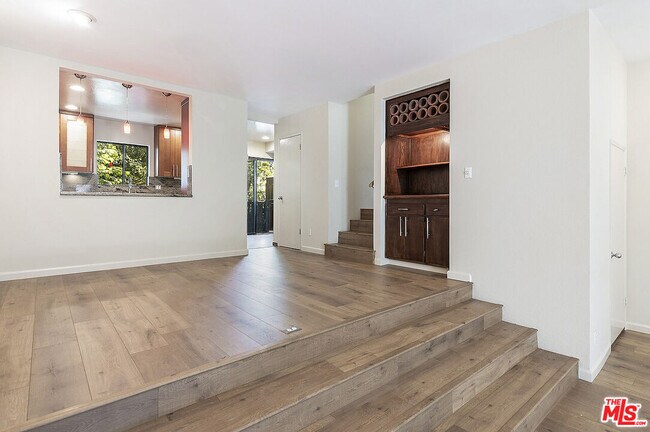 Building Photo - 2216 S Bentley Ave