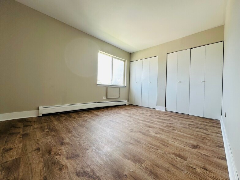 Building Photo - 406 Inland Dr