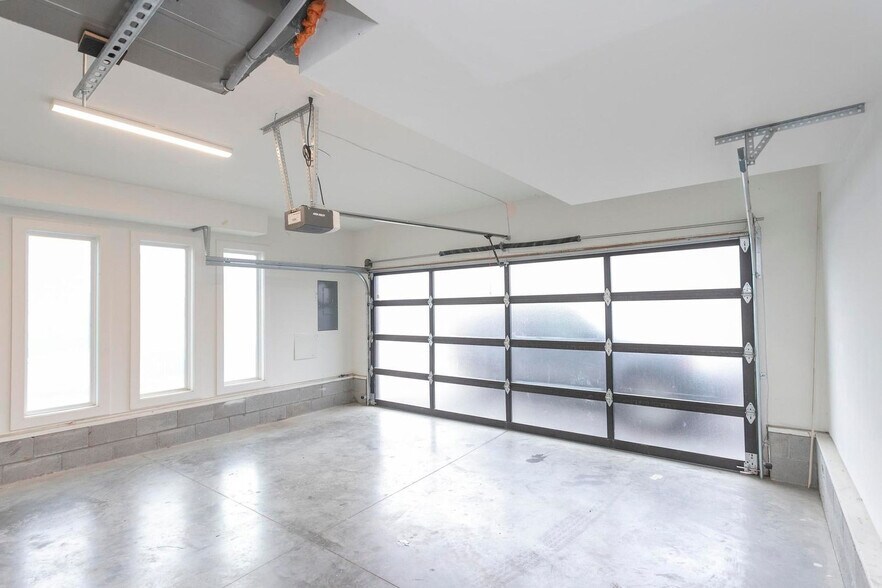 Building Photo - 1111 Baptist World Center Dr