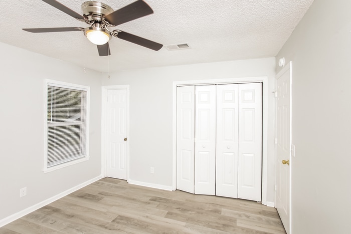 Building Photo - 524 Parlock Rd