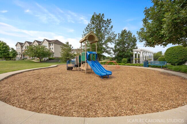 Building Photo - 169 Lakeshore Dr