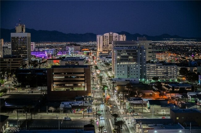 Building Photo - 900 S Las Vegas Blvd