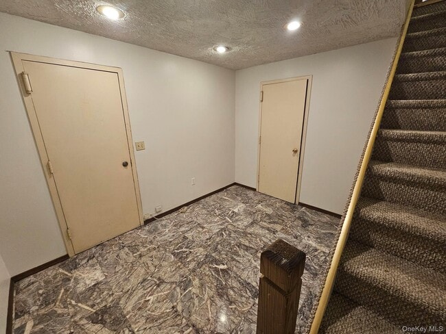 Building Photo - 49 Beechwood Ave