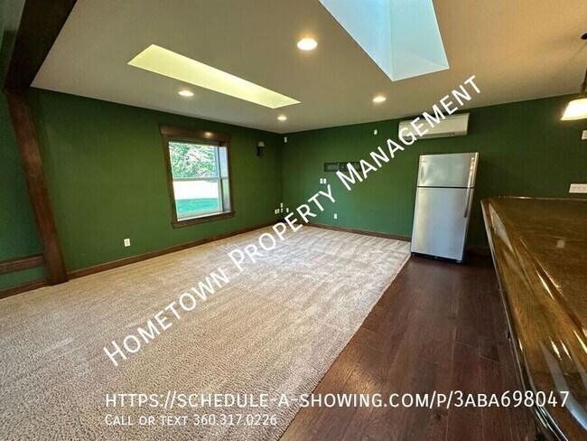 Building Photo - 4047 Legacy Dr NE