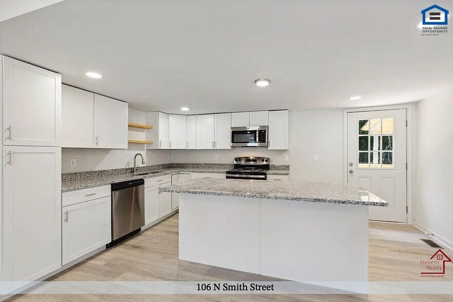 Building Photo - 106 N Smith St