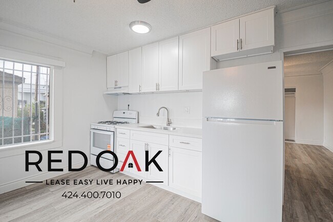 Building Photo - 13073 Pierce St