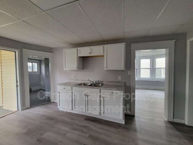 Building Photo - 341 Hughes St