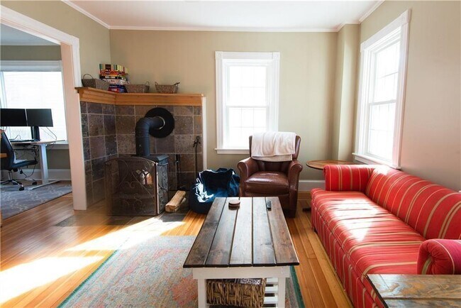 Building Photo - 21 Congdon Ave