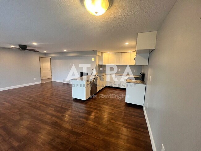 Building Photo - 258 Kestrel Dr