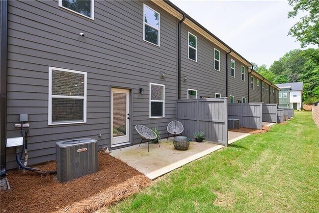 Building Photo - 1624 Gunnin Trce NW