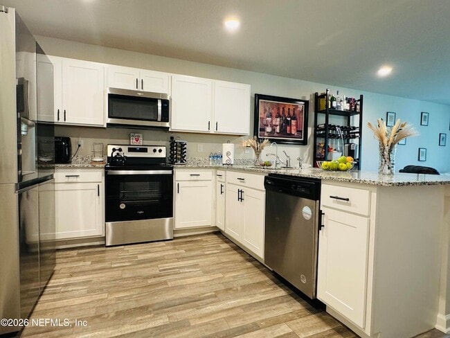 Building Photo - 45287 Red Brick Dr