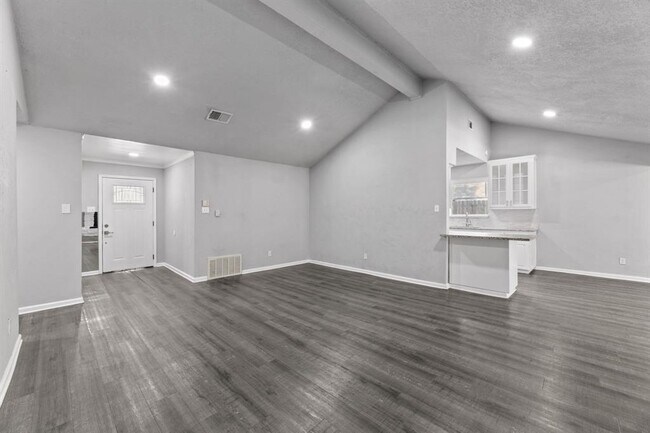 Building Photo - 1606 Old Tract Rd