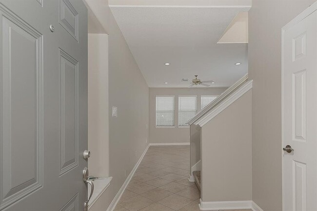 Building Photo - 11 Scenic Brook Ct