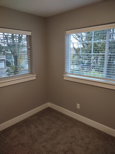 Building Photo - 1179 Mariel Pl S