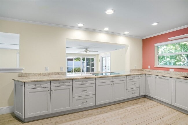 Building Photo - 500 Gardenia Ln