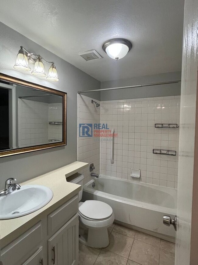 Building Photo - 6870 E Appleton Cir