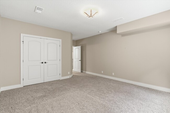 Building Photo - 9638 Zarda Dr