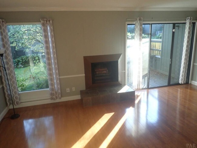 Building Photo - 12 Hillbrook Way