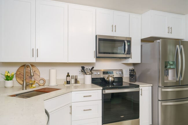 Building Photo - Lilac Retreat - Unit C