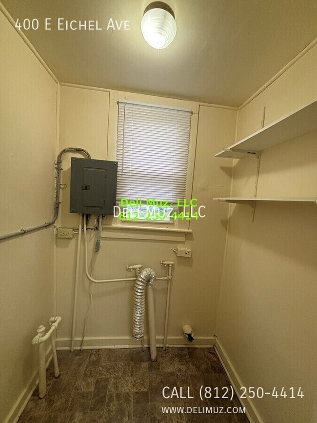 Building Photo - 400 E Eichel Ave