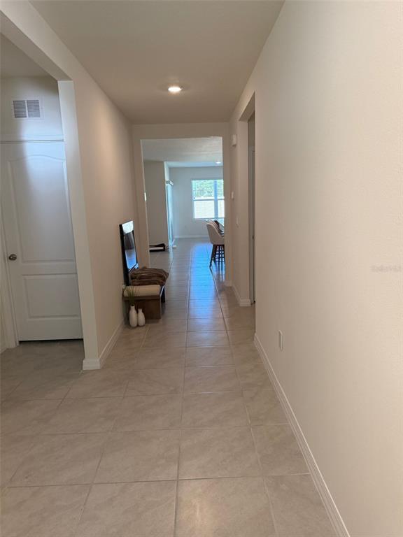 Building Photo - 861 Ambleside Dr