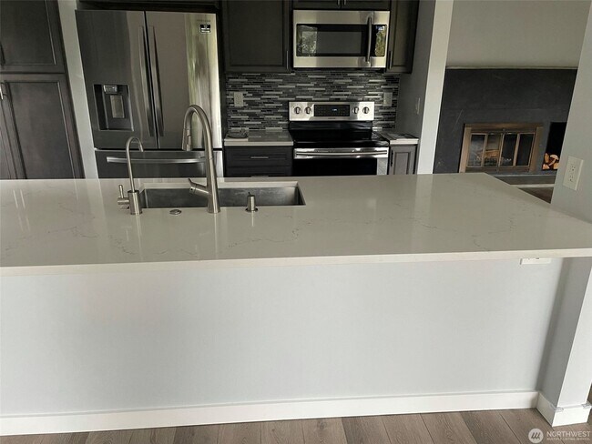 Building Photo - 2bd/1.75ba Mercer Island Condo